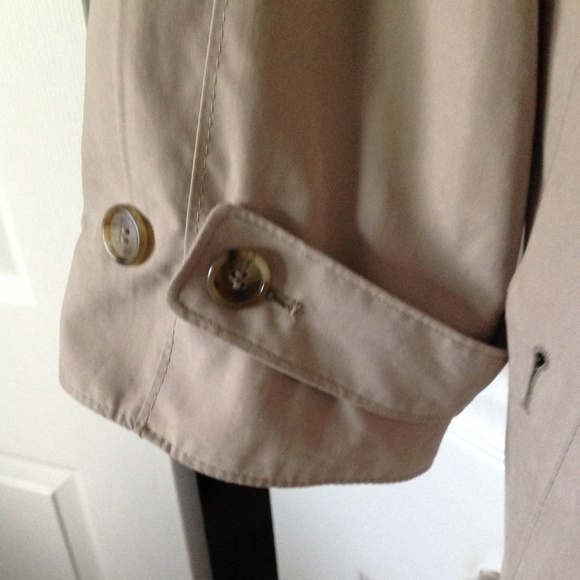 London Fog Tan Raincoat - Picture 4 of 16